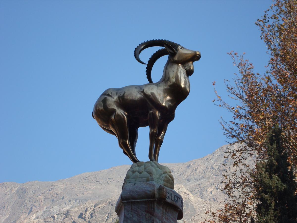 Gilgit Serena Hotel Bagian luar foto