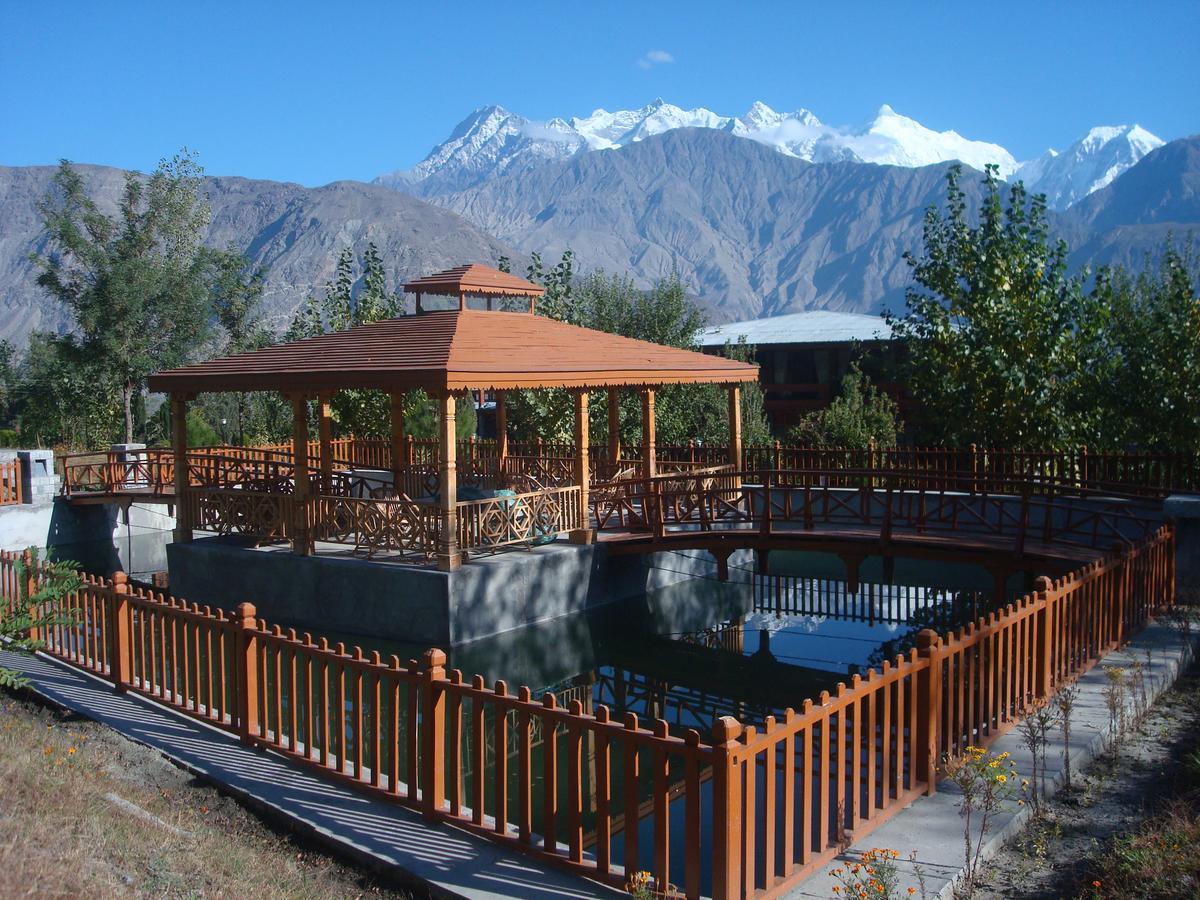 Gilgit Serena Hotel Bagian luar foto