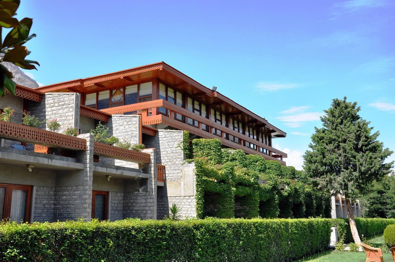 Gilgit Serena Hotel Bagian luar foto