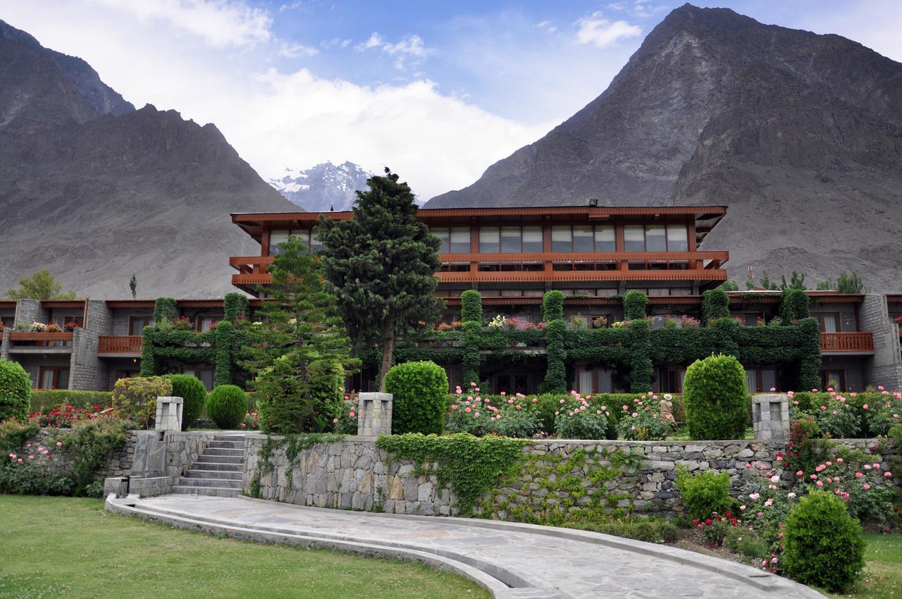 Gilgit Serena Hotel Bagian luar foto