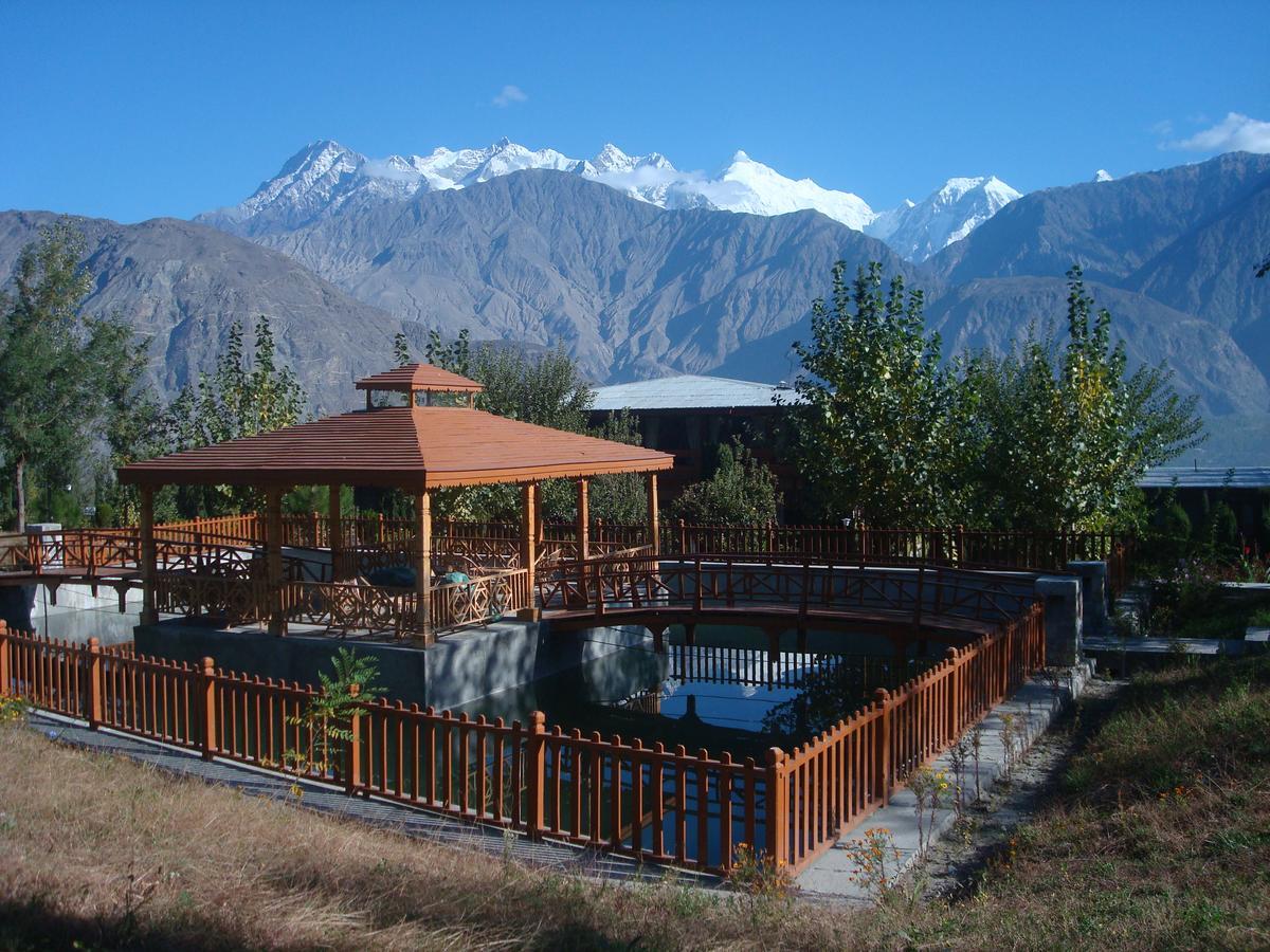 Gilgit Serena Hotel Bagian luar foto