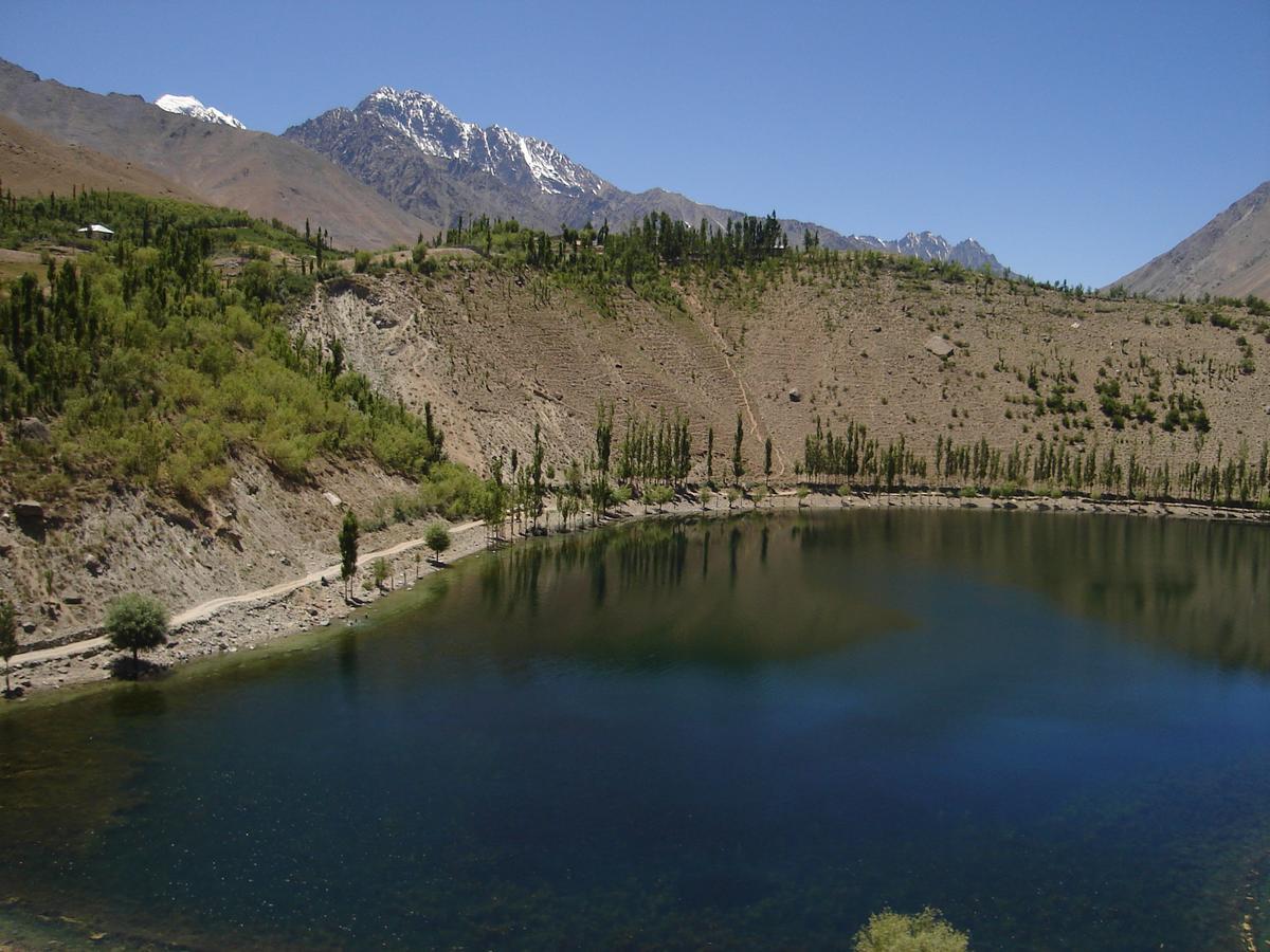 Gilgit Serena Hotel Bagian luar foto