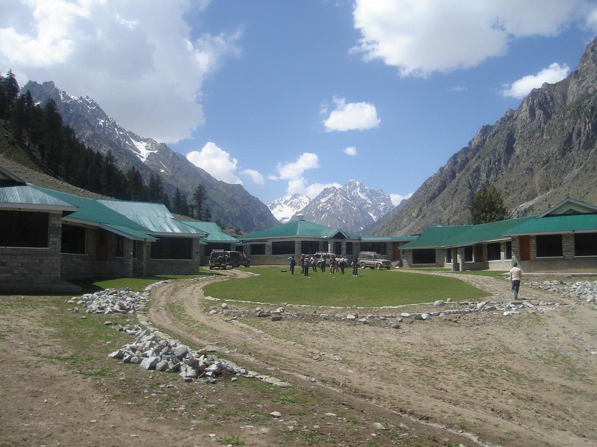 Gilgit Serena Hotel Bagian luar foto
