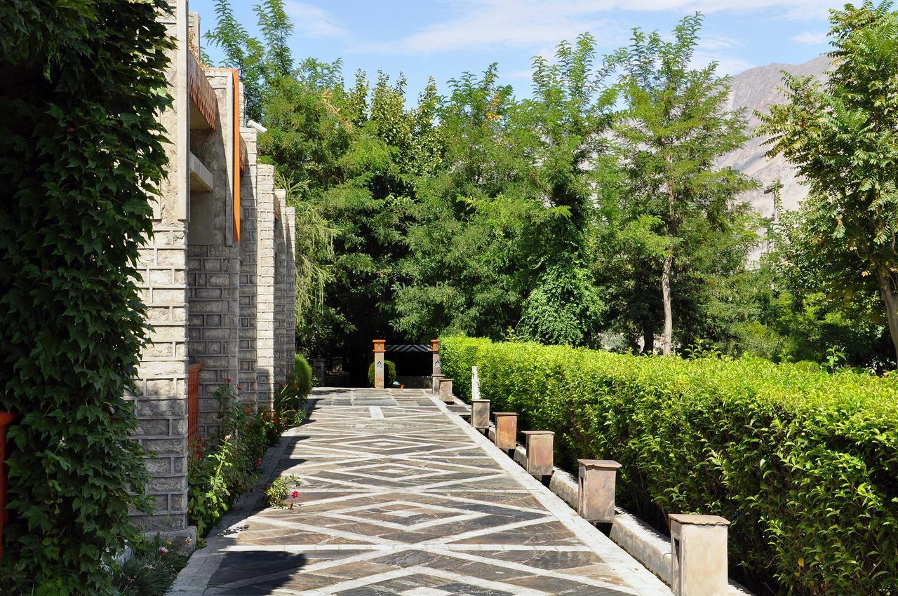 Gilgit Serena Hotel Bagian luar foto