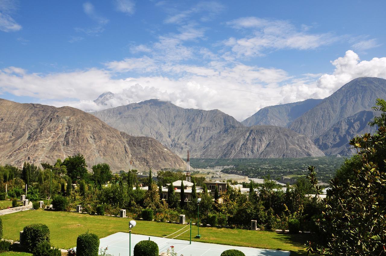 Gilgit Serena Hotel Bagian luar foto