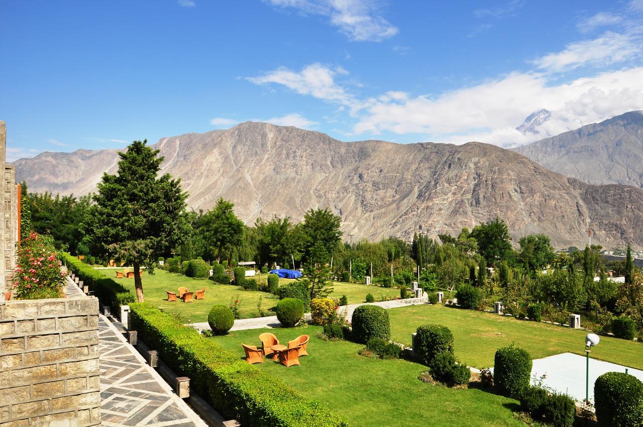 Gilgit Serena Hotel Bagian luar foto
