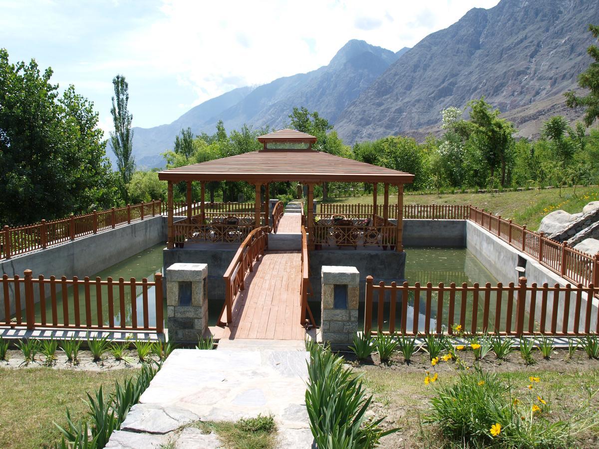 Gilgit Serena Hotel Bagian luar foto