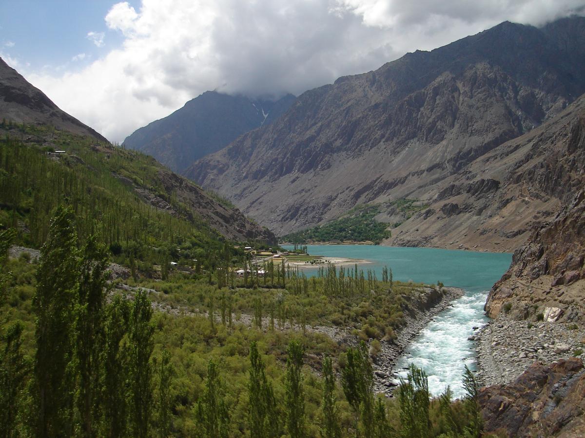 Gilgit Serena Hotel Bagian luar foto