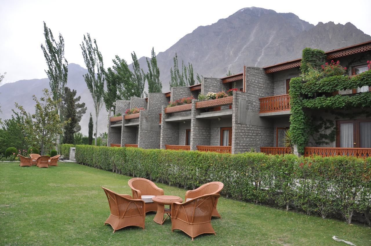 Gilgit Serena Hotel Bagian luar foto