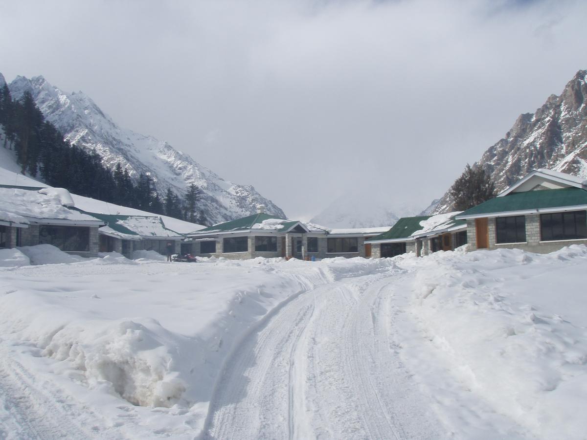 Gilgit Serena Hotel Bagian luar foto