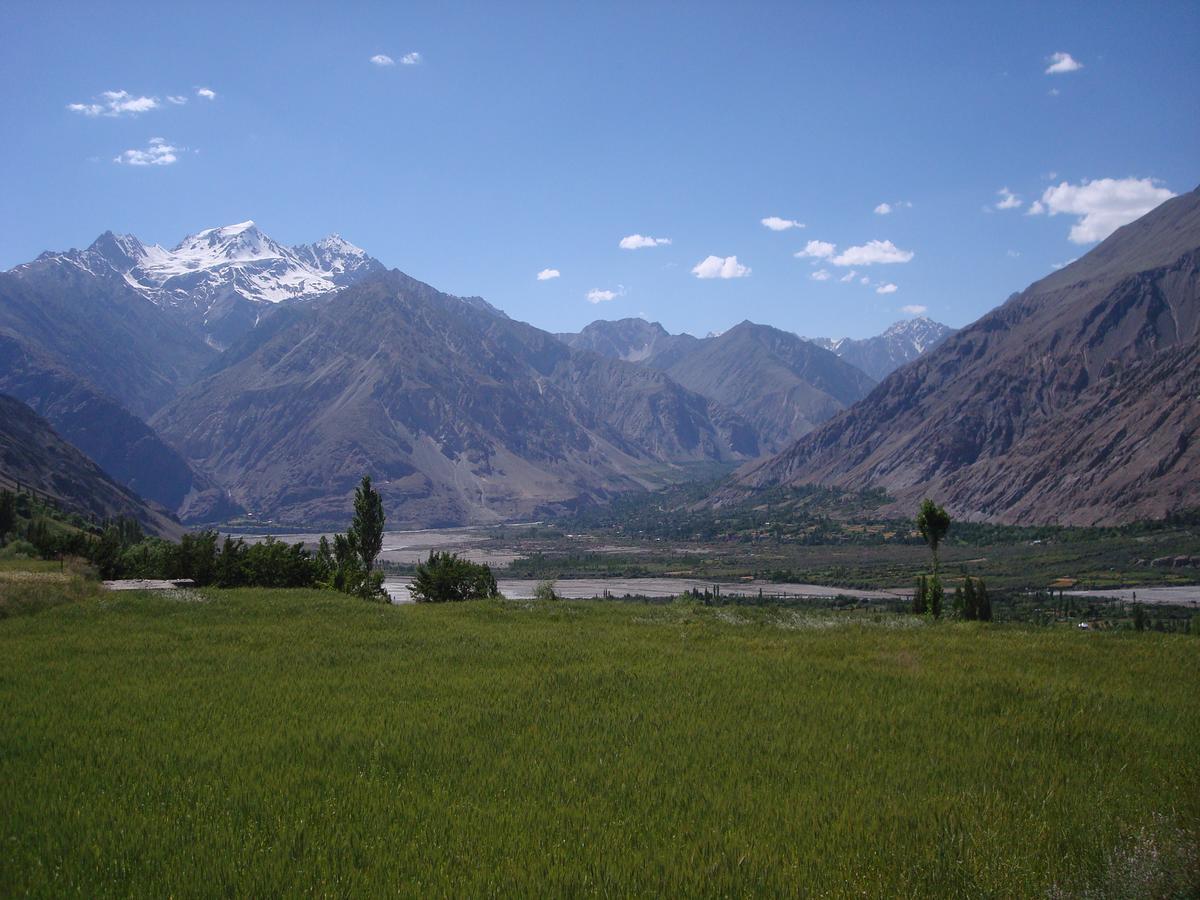 Gilgit Serena Hotel Bagian luar foto