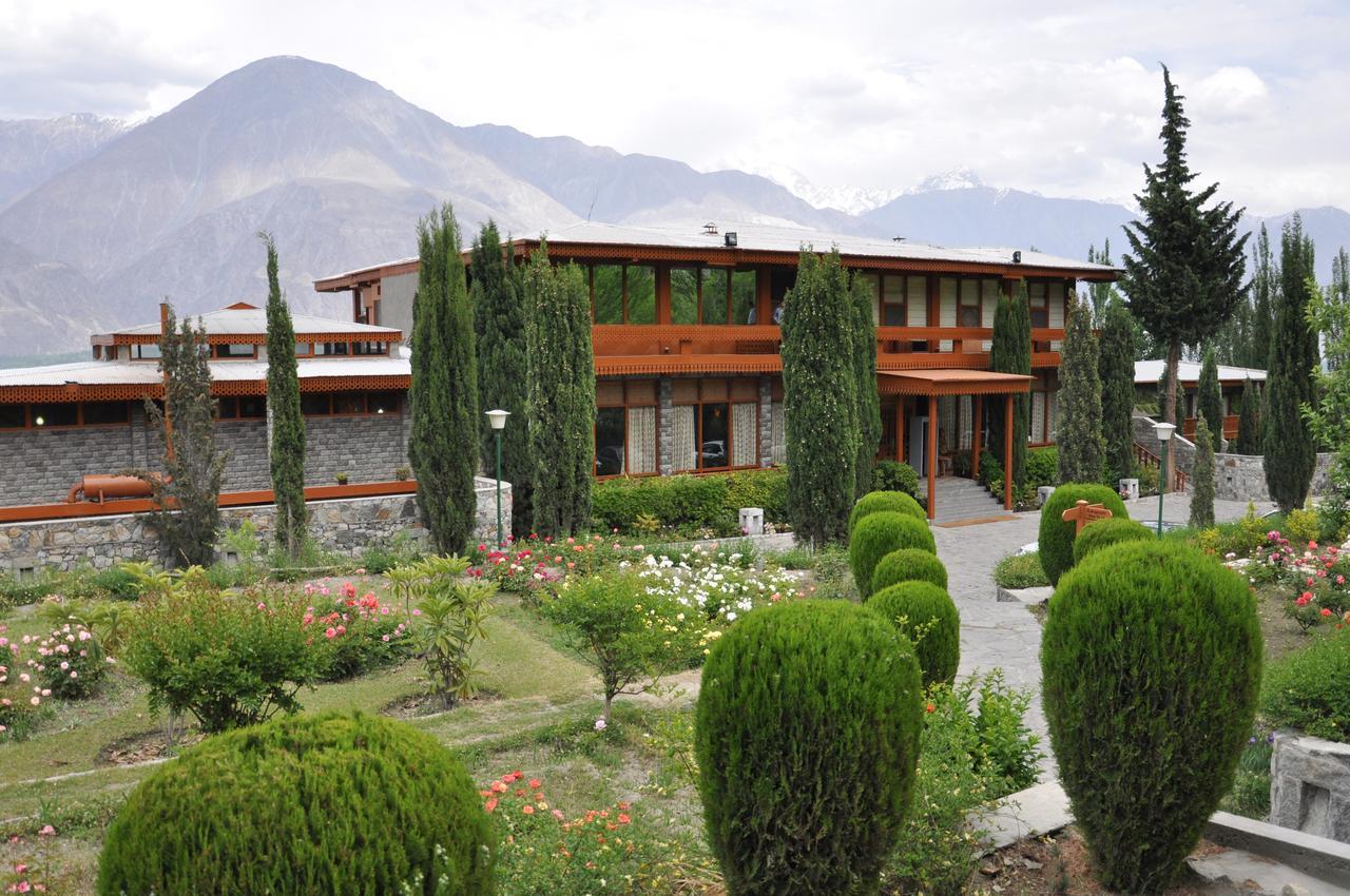 Gilgit Serena Hotel Bagian luar foto