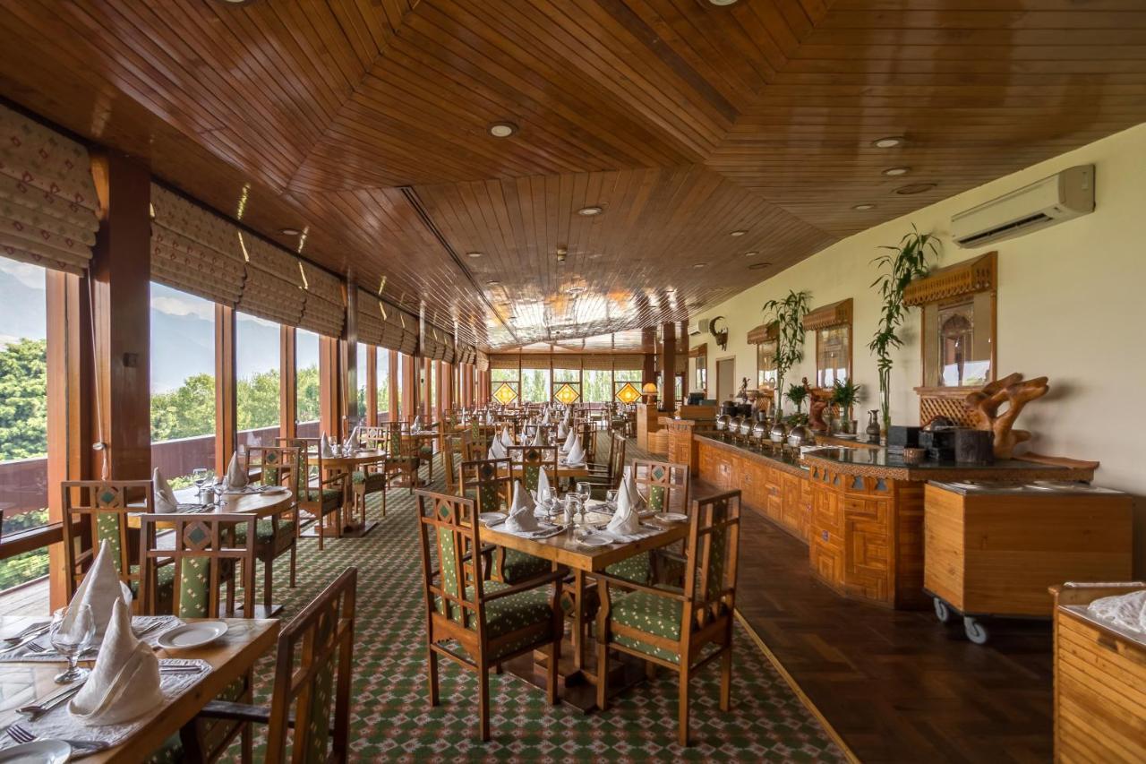 Gilgit Serena Hotel Bagian luar foto