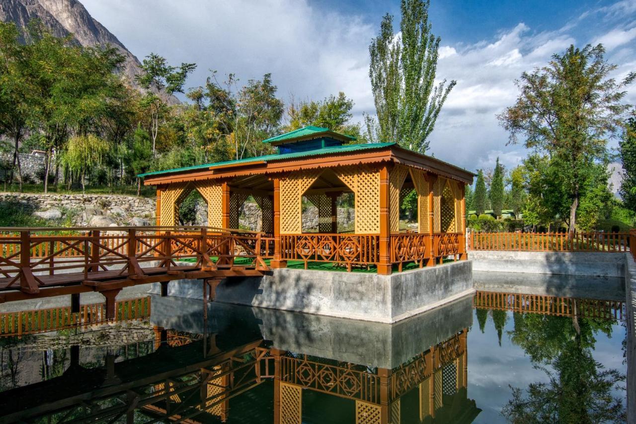 Gilgit Serena Hotel Bagian luar foto