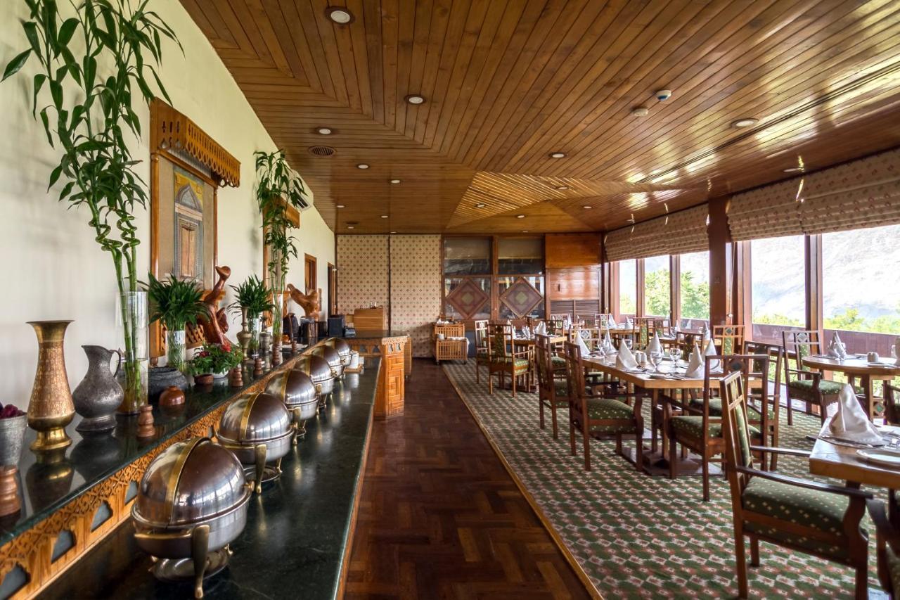Gilgit Serena Hotel Bagian luar foto