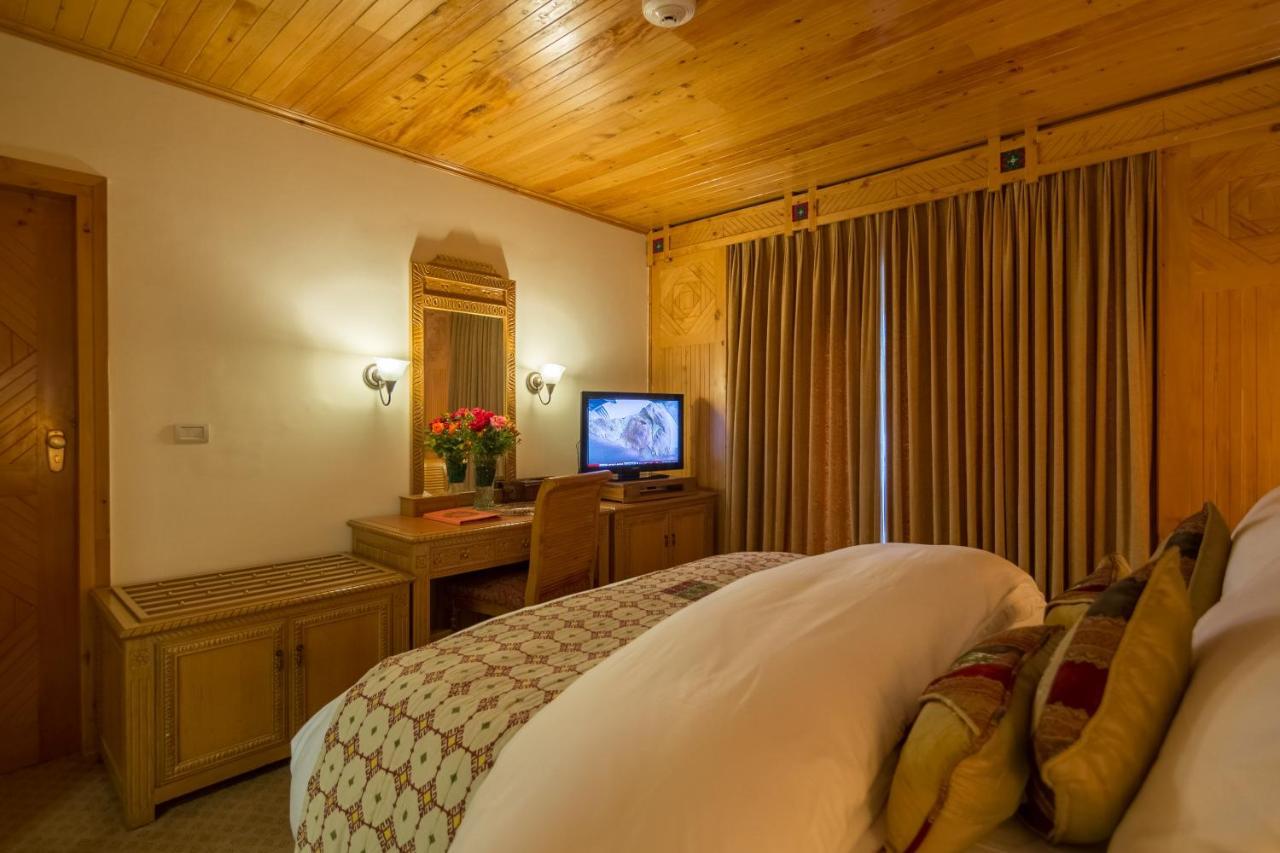 Gilgit Serena Hotel Bagian luar foto